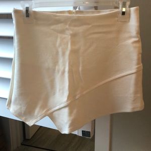 Lucy In the Sky White Envelope Skort- M